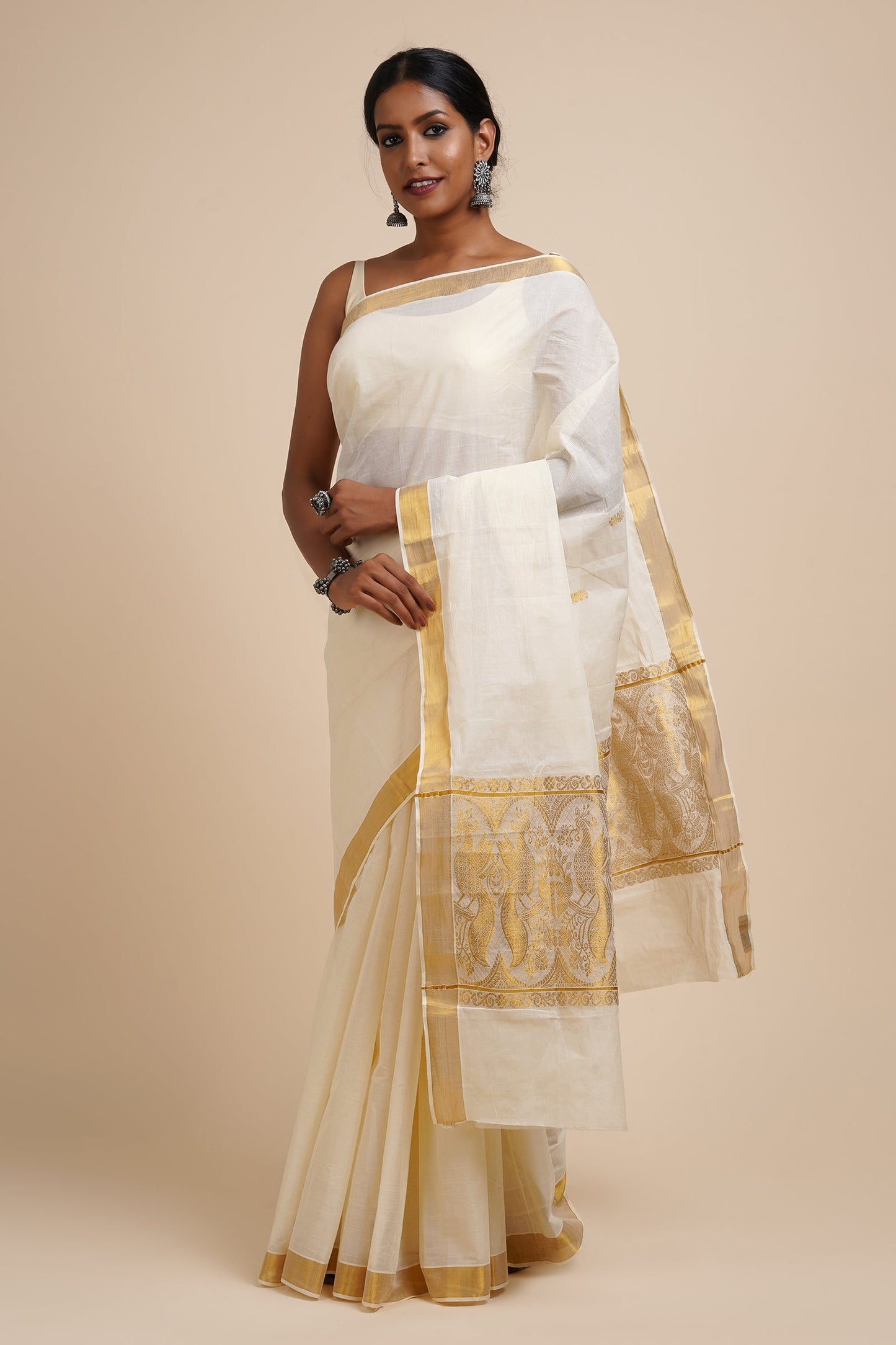Teejh Anjila White and Gold Kerala Cotton Kasavu Saree