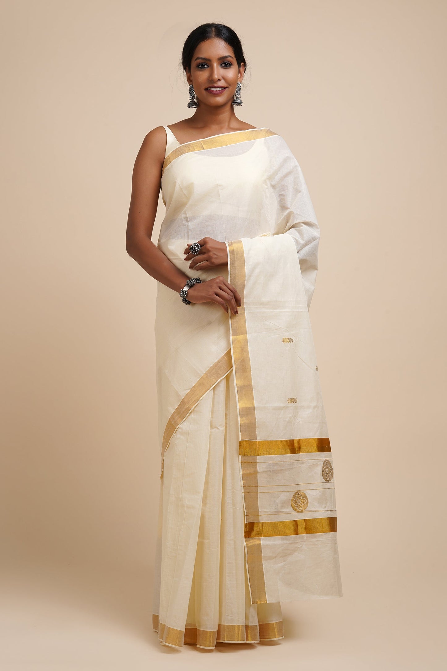 Teejh Preetika White and Gold Kerala Cotton Kasavu Saree