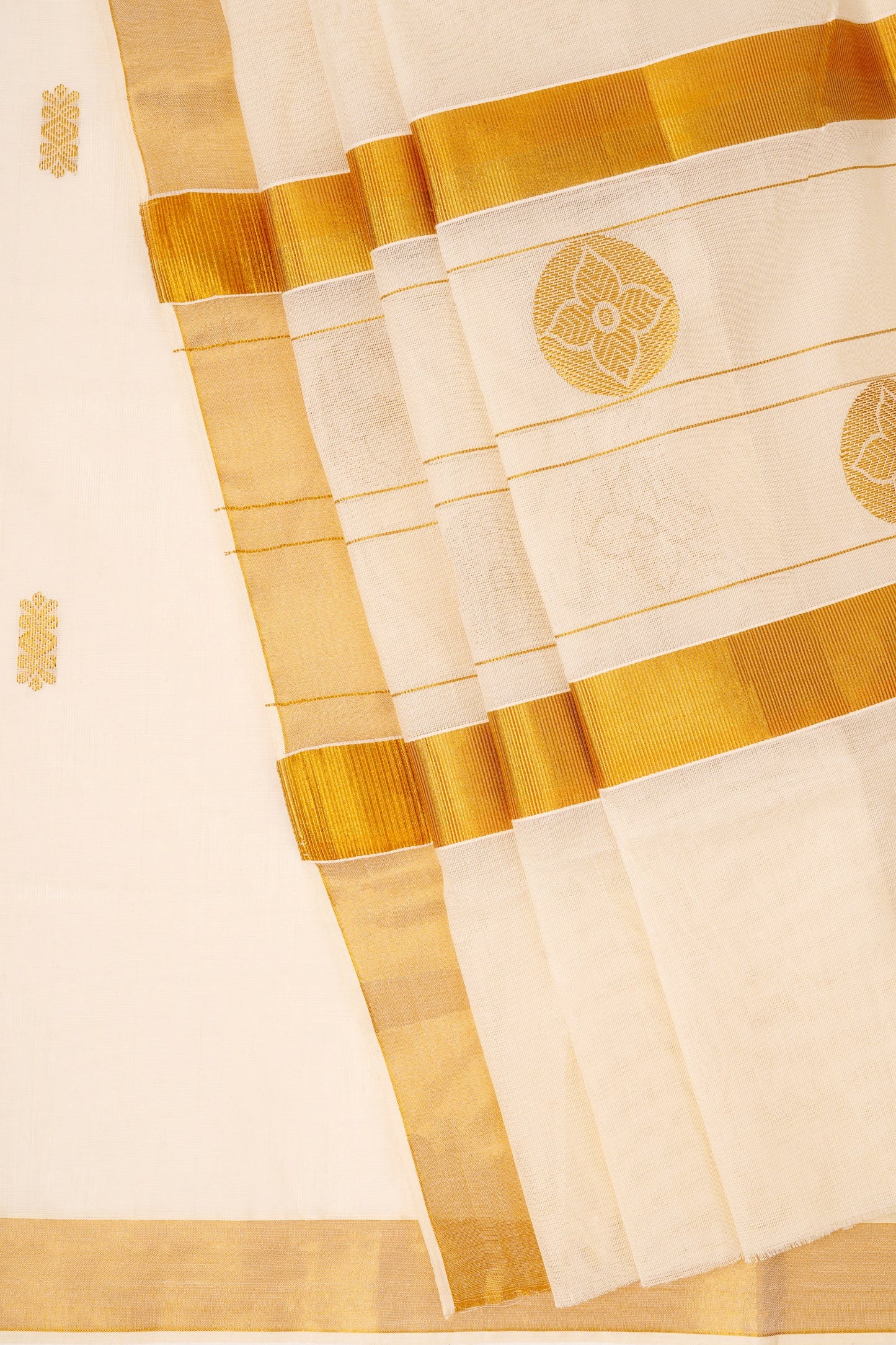 Teejh Preetika White and Gold Kerala Cotton Kasavu Saree