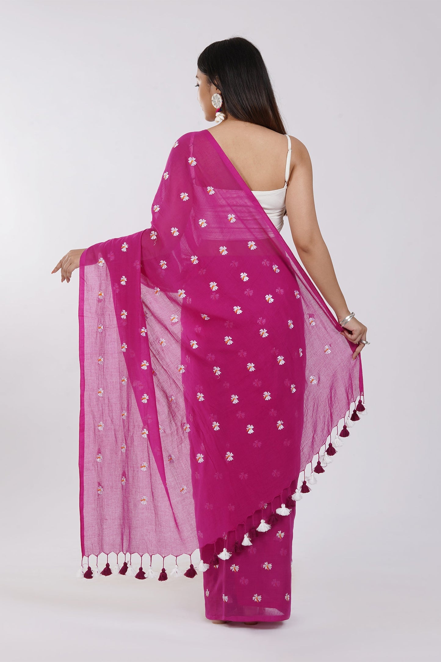 Teejh Reiya Magenta Embroidered Mulmul Cotton Saree