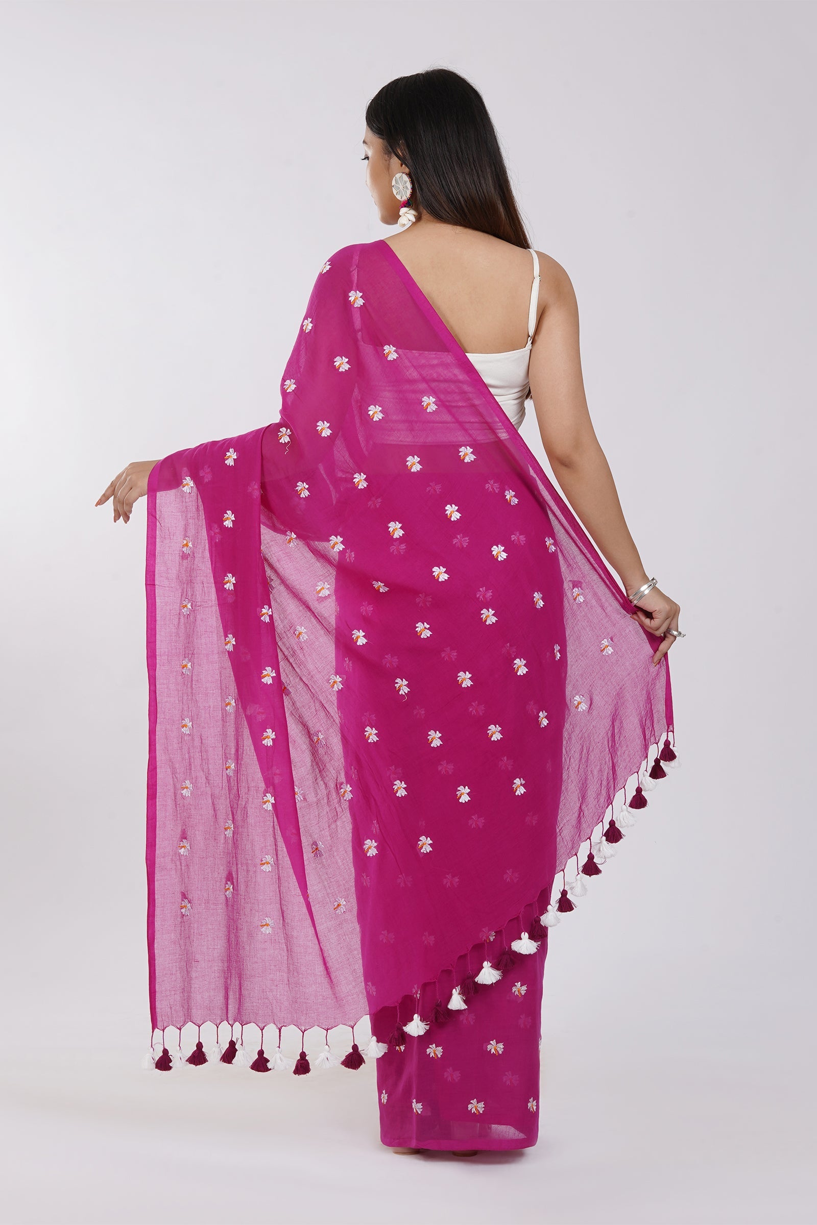 Teejh Reiya Magenta Embroidered Mulmul Cotton Saree