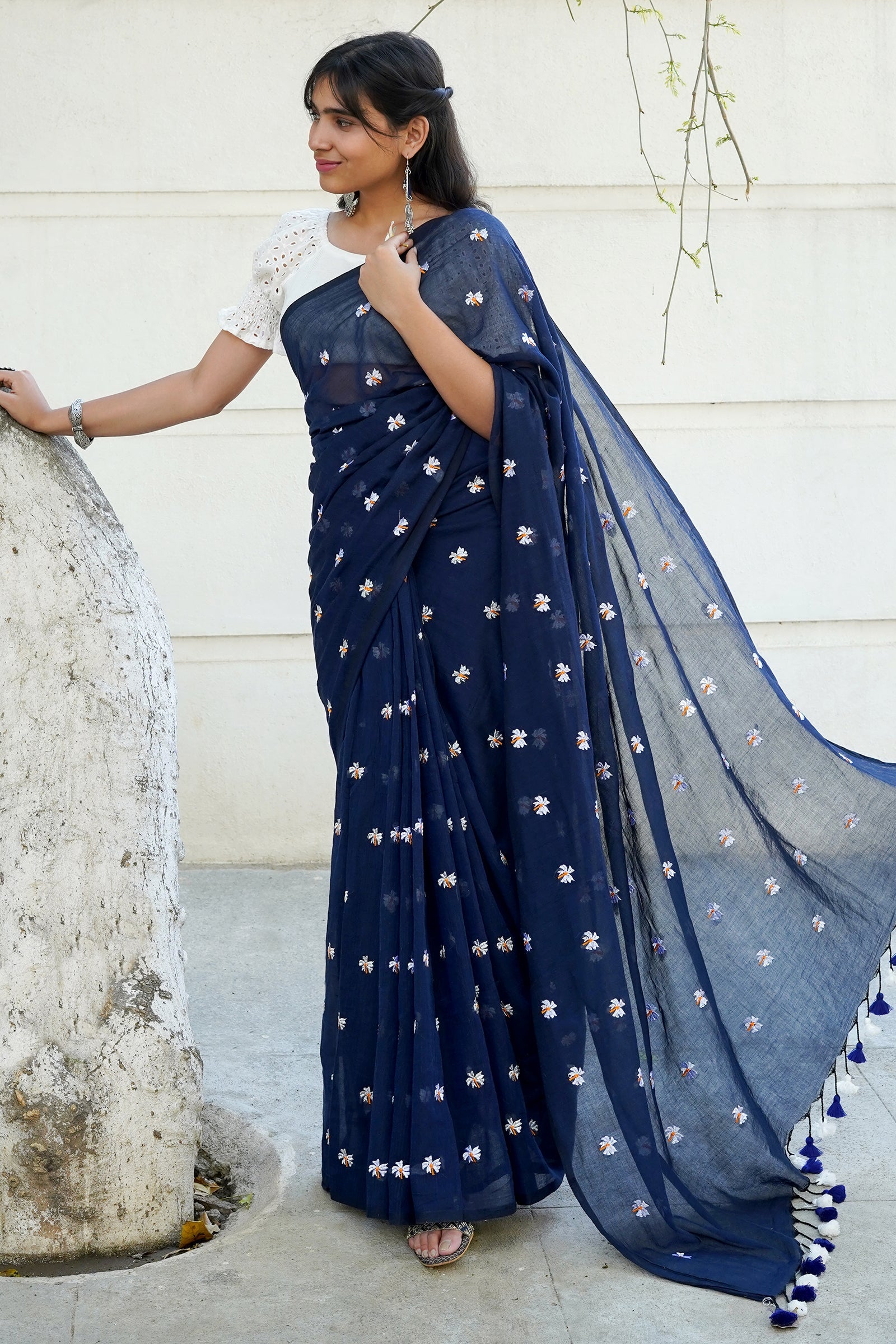 Teejh Reiya Blue Embroidered Mulmul Cotton Saree