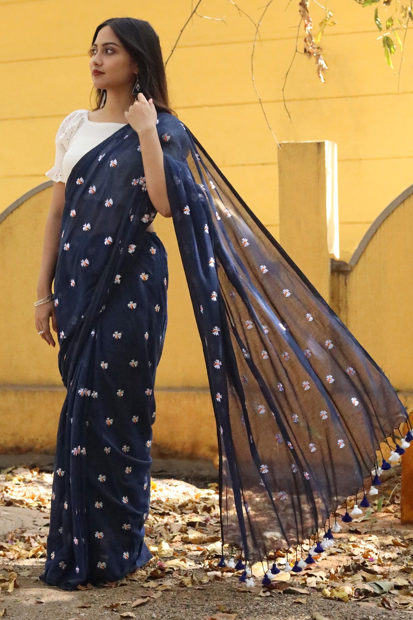 Teejh Reiya Blue Embroidered Mulmul Cotton Saree