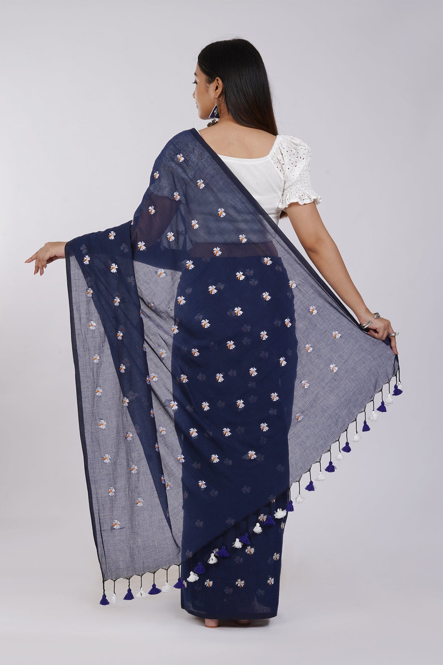 Teejh Reiya Blue Embroidered Mulmul Cotton Saree