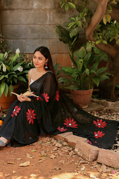 Teejh Kusuma Black and Red Mul Cotton Printed Saree