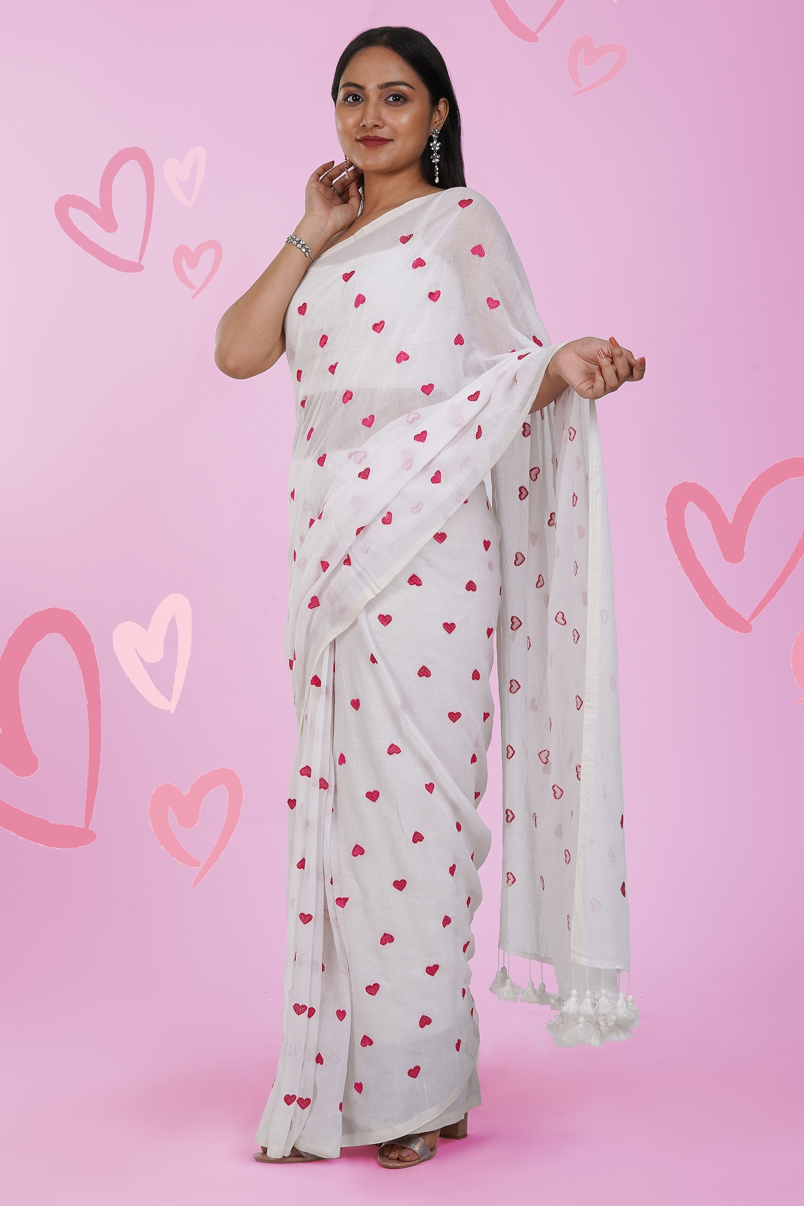 Teejh Chahna White and Pink Mul Cotton Heart Embroidery Saree