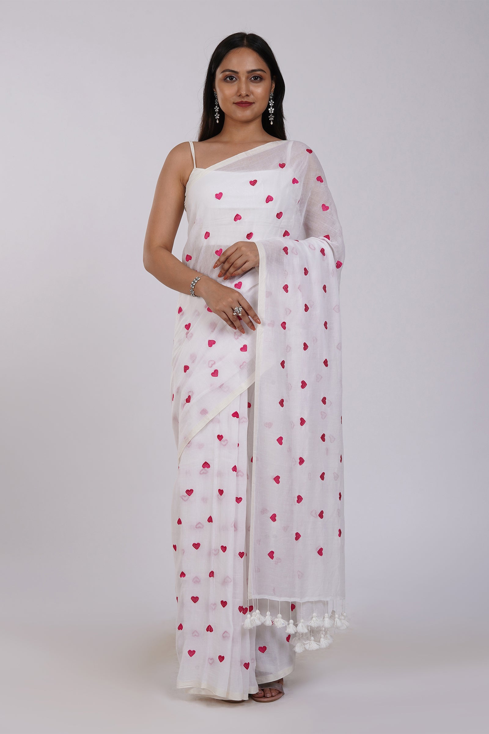 Teejh Chahna White and Pink Mul Cotton Heart Embroidery Saree