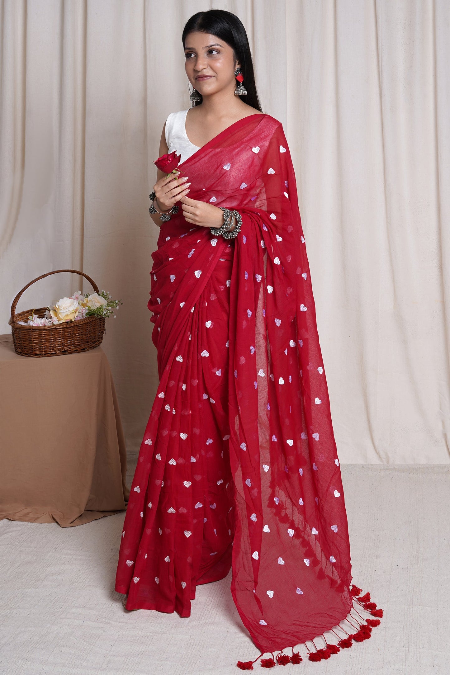 Teejh Chahna Red and White Mul Cotton Heart Embroidery Saree