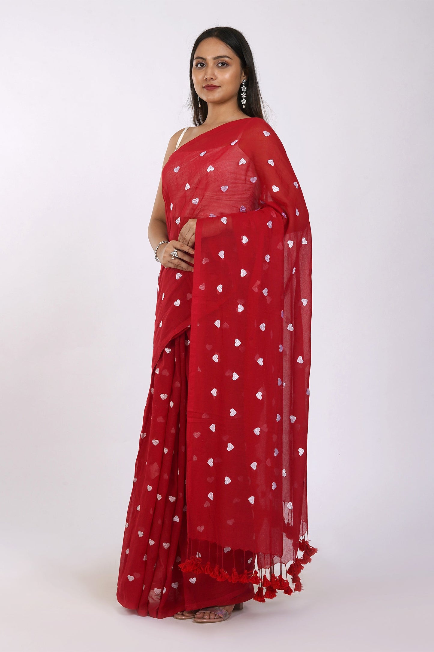 Teejh Chahna Red and White Mul Cotton Heart Embroidery Saree