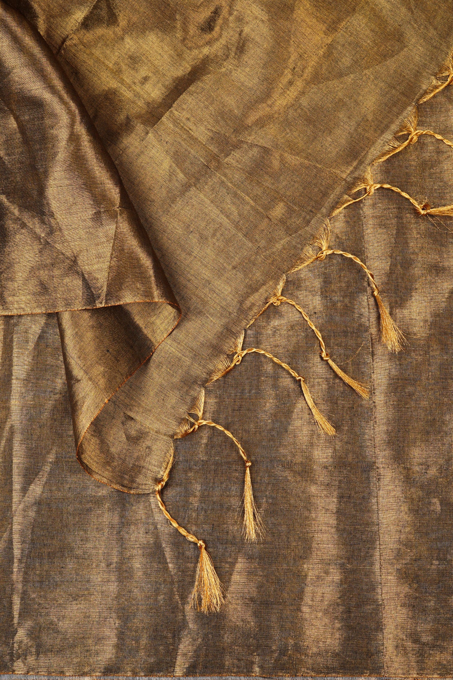 Teejh Trishika Golden Tissue Saree