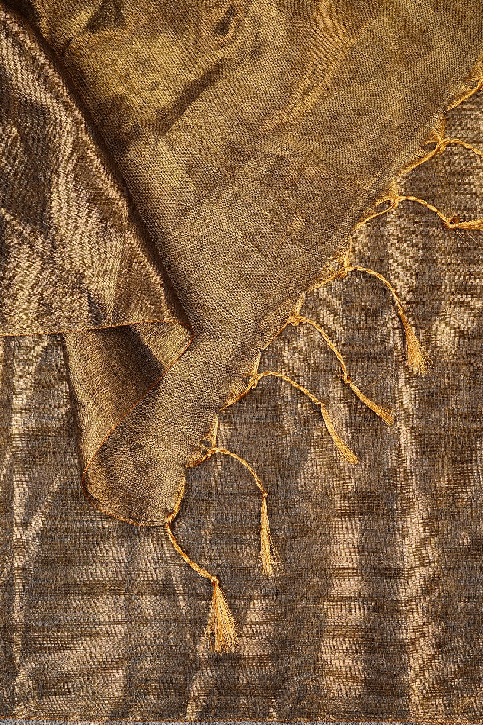 Teejh Trishika Golden Tissue Saree