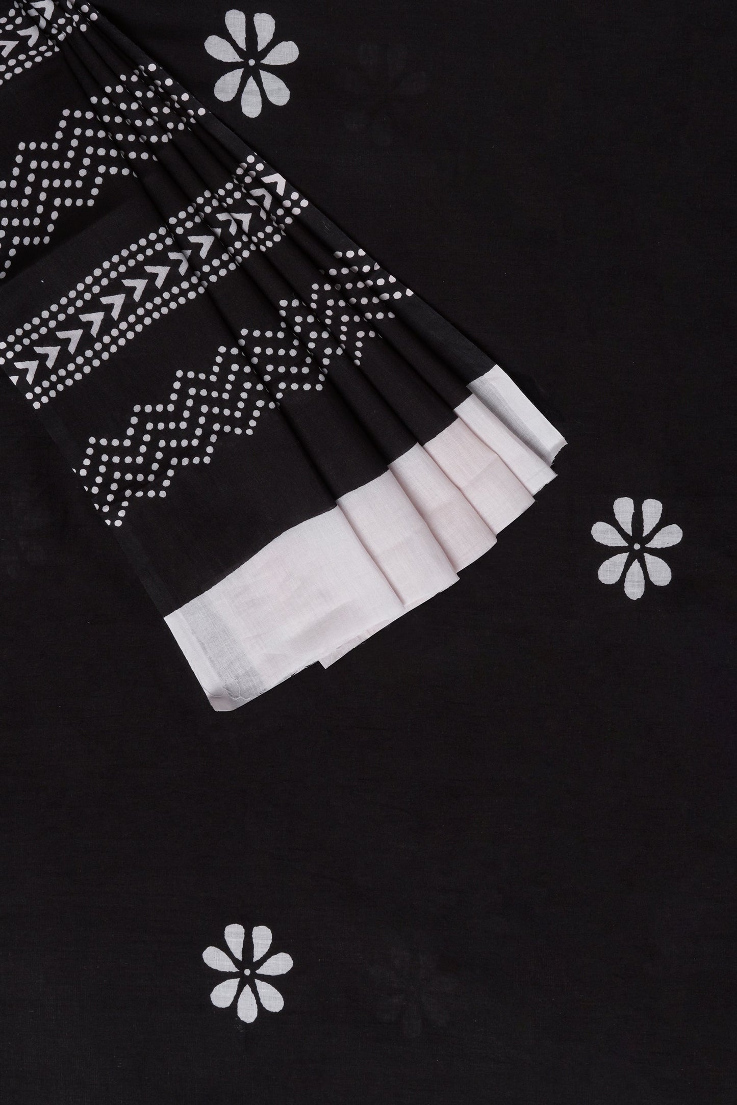 Teejh Shakuntala Mulmul Cotton Saree