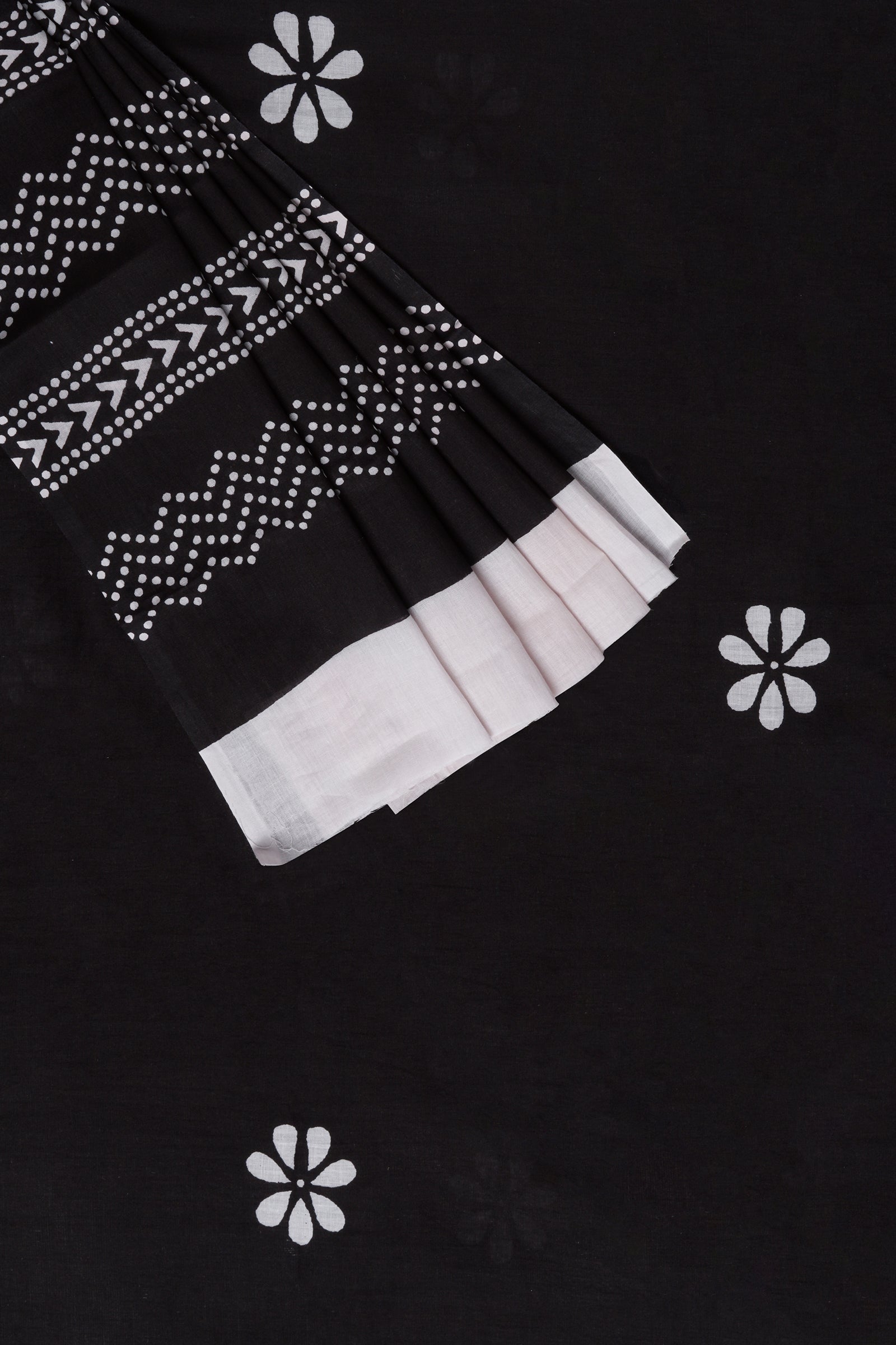 Teejh Shakuntala Mulmul Cotton Saree