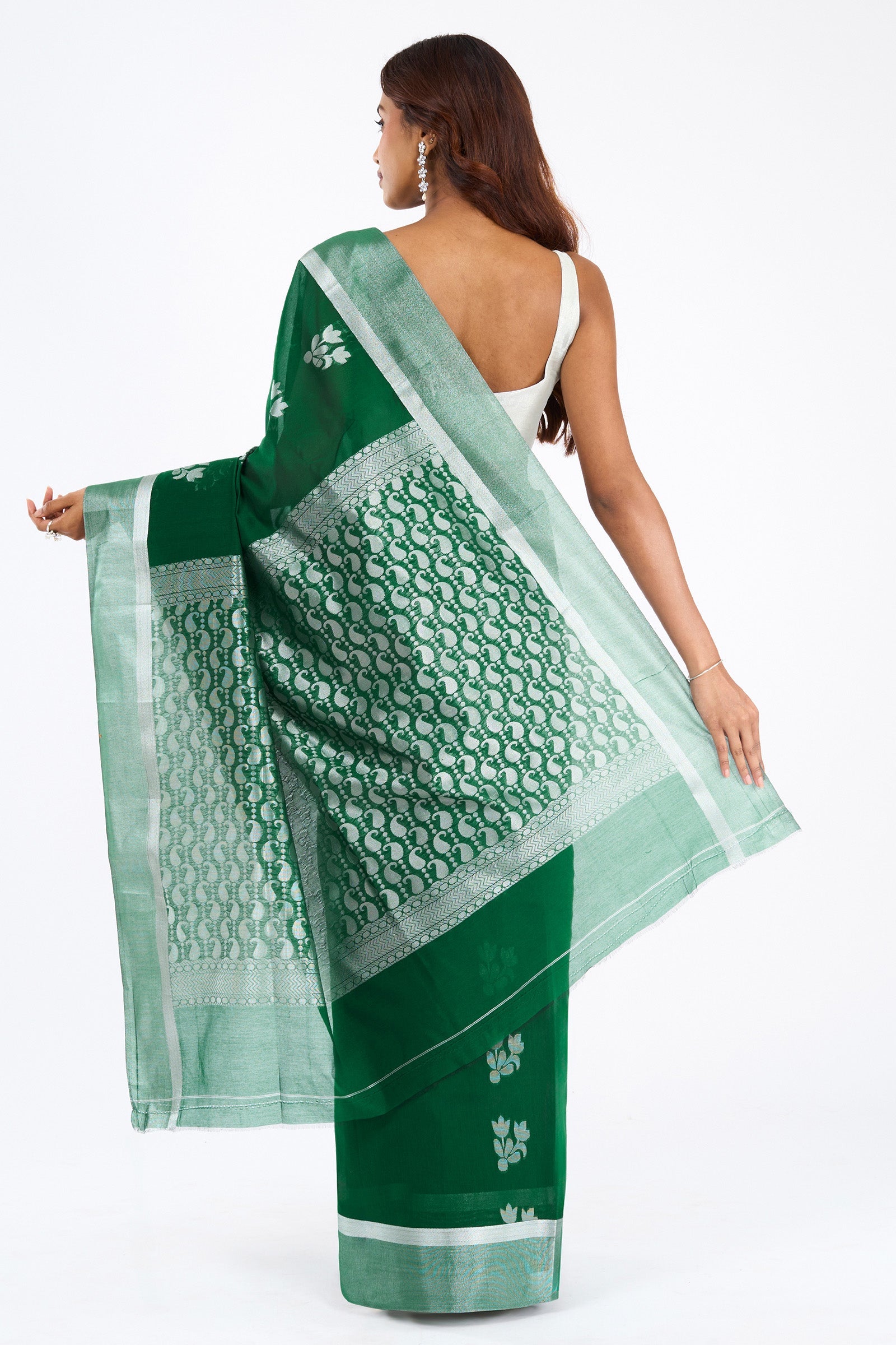 Teejh Chilika Silk Cotton Bottle Green saree
