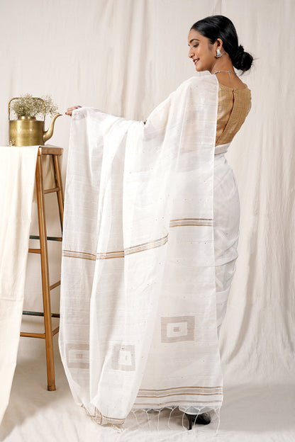 Teejh Dietes Saree & Jewelry Gift Set