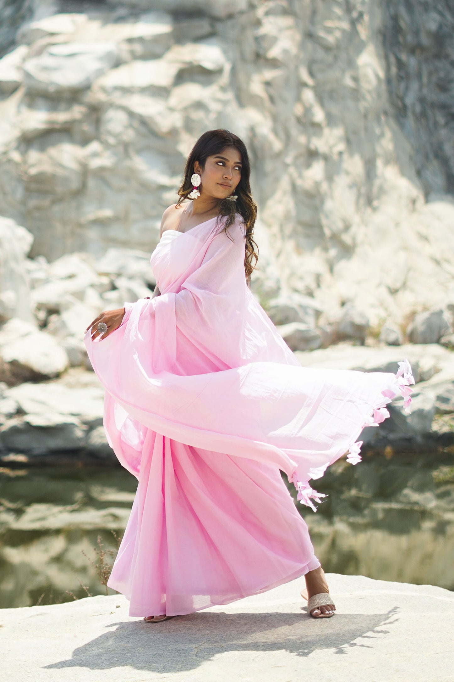 Teejh Teaberry Light Pink and White Mulmul Saree