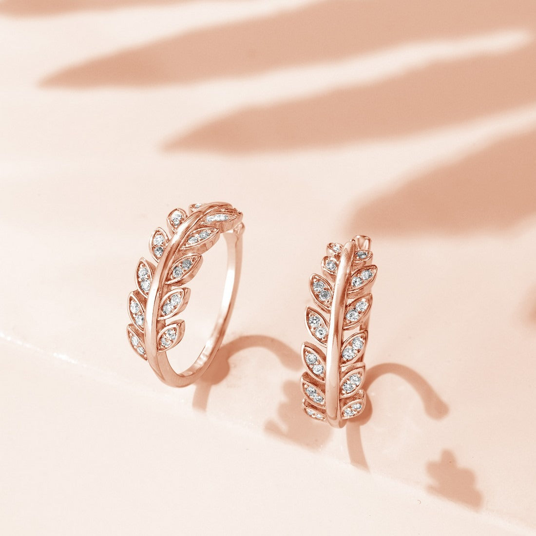 Two leafy 925 Sterling Silver toe rings for women with sparkling stones. Fine jewellery – Zavya