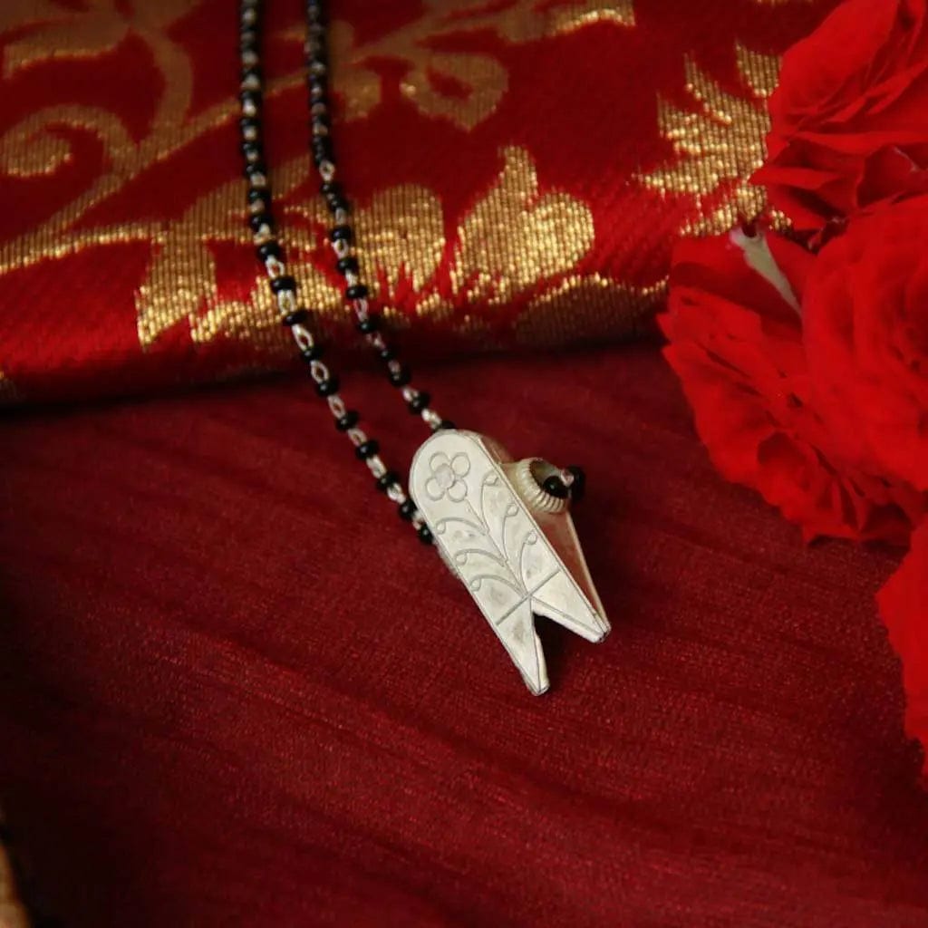 Thennamara Thoppai Design Silver Mangalsutra