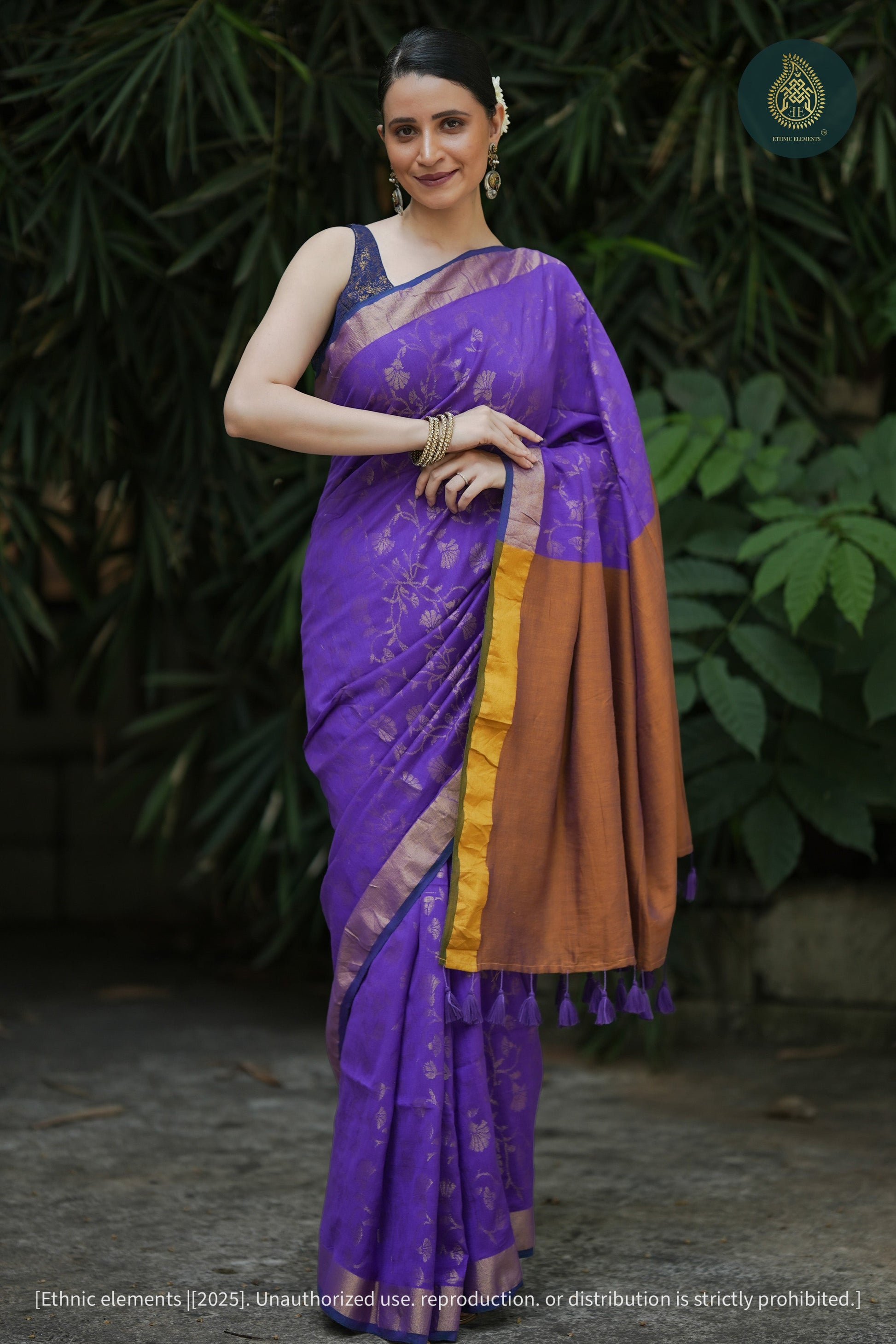 Varnika Rani - Mul Cotton Zari Floral Jaal Saree
