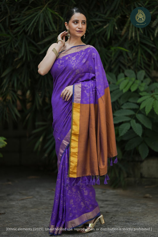 Varnika Rani - Mul Cotton Zari Floral Jaal Saree