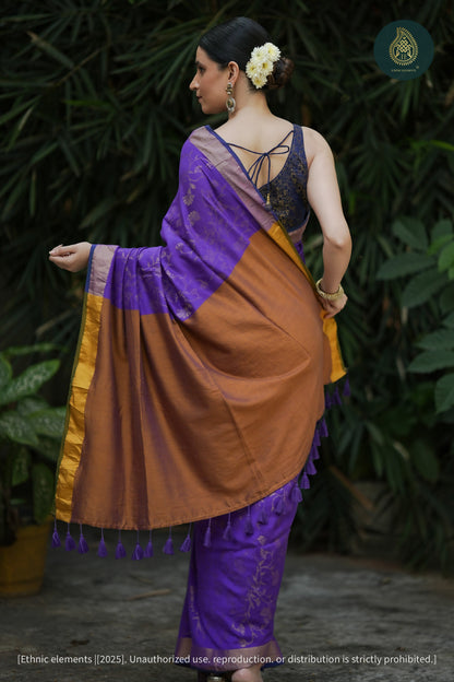 Varnika Rani - Mul Cotton Zari Floral Jaal Saree