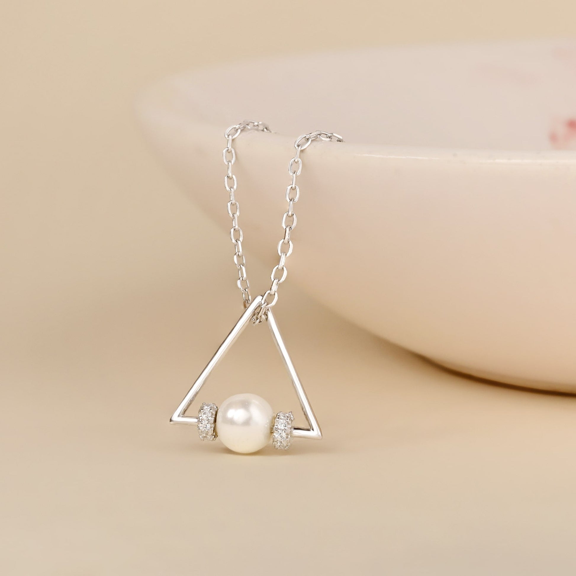 Graceful Triangle Pearl Necklace