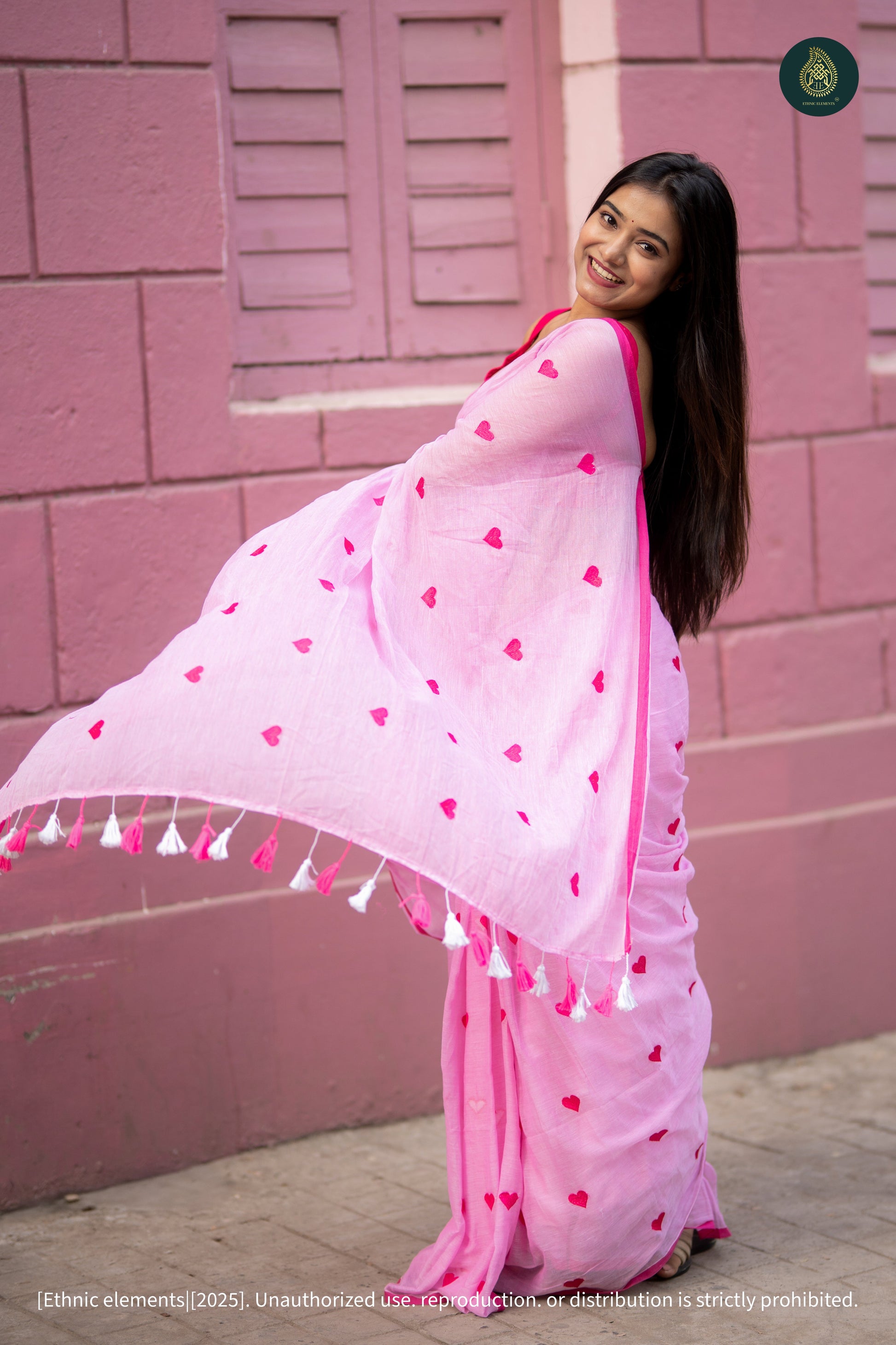 Mul Cotton Heart Embroidered Saree - Pink