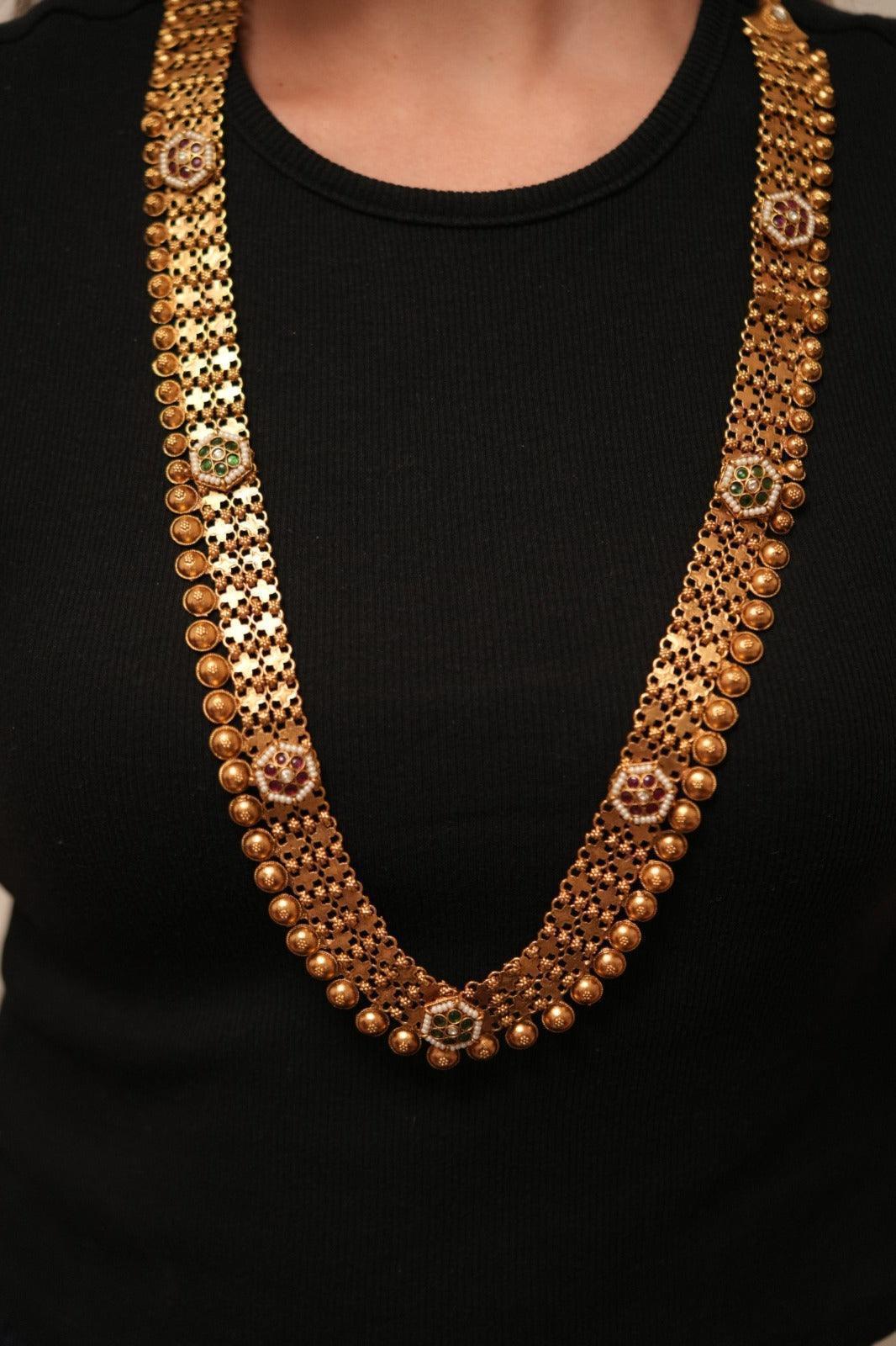 Janki Long Haar with Gold Jhumkis | Sone pe Suhaga Collection