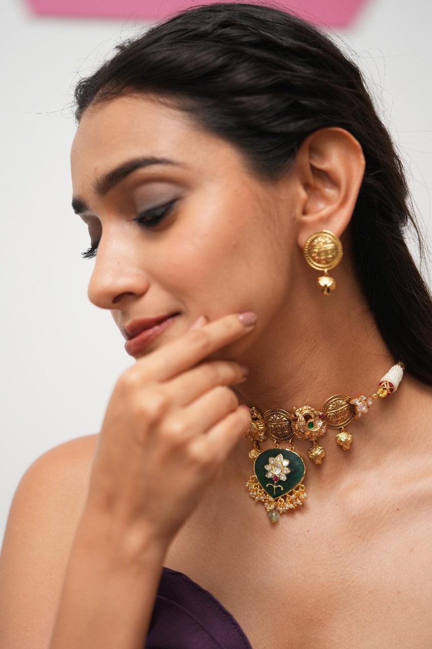 Jhanvi Indo Western Gold Moissanite Holdali Choker Set