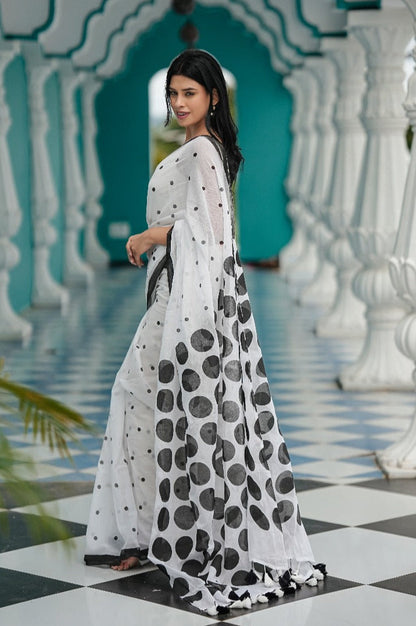 Mul Cotton Saree With Polka Dots - Mono Black