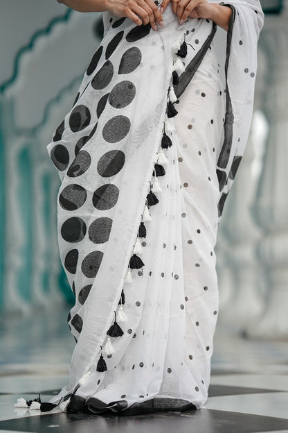 Mul Cotton Saree With Polka Dots - Mono Black
