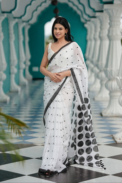 Mul Cotton Saree With Polka Dots - Mono Black