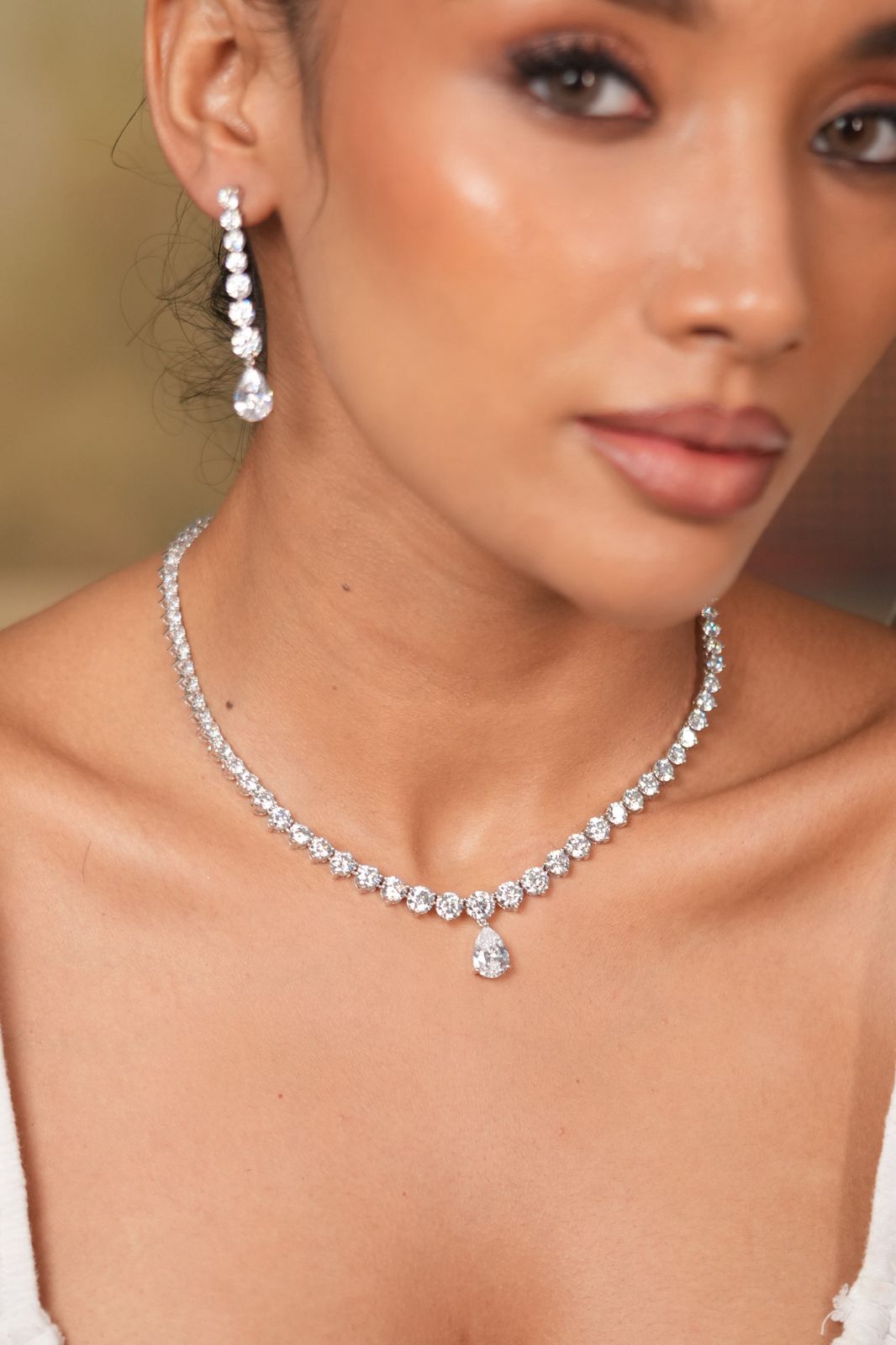 Lisa Round Solitaire Diamond Necklace With Pear Drop