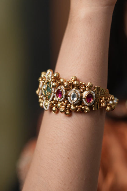 Jhunjhun Gold Traditional Indian Kada | Sone Pe Suhaga