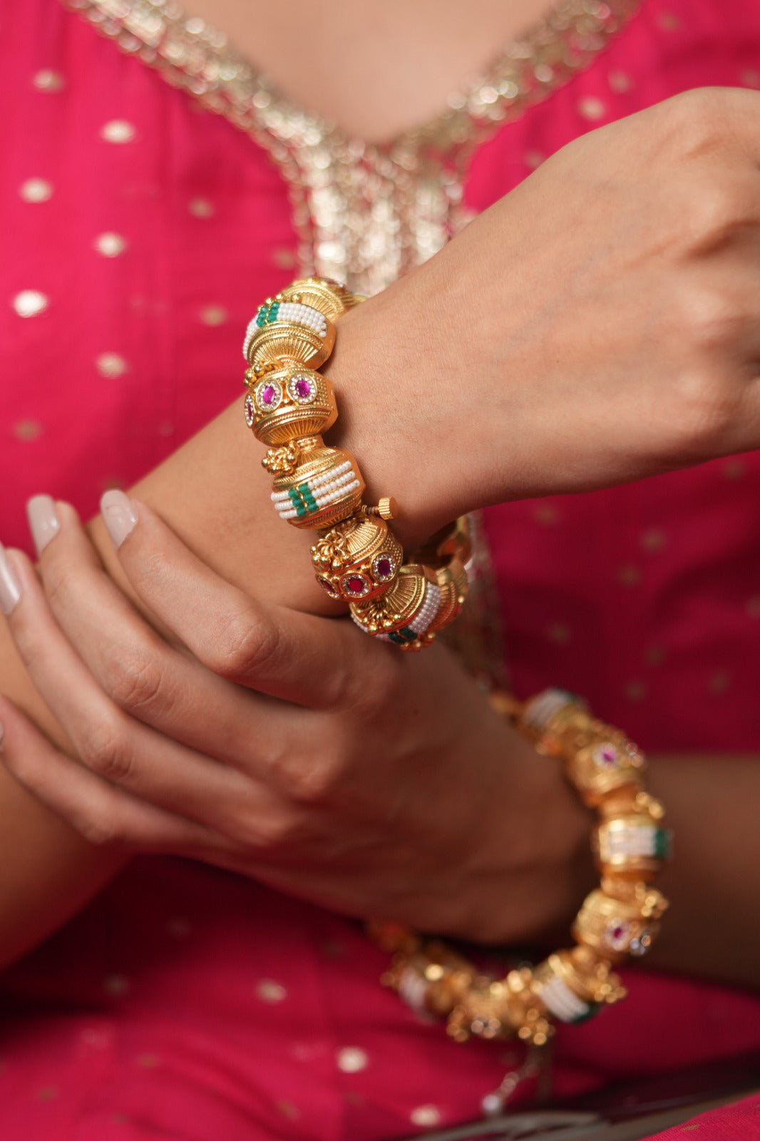 Dhamroo Gold Gokhru Pacheli Style Bangle Kada | Sone Pe Suhaga