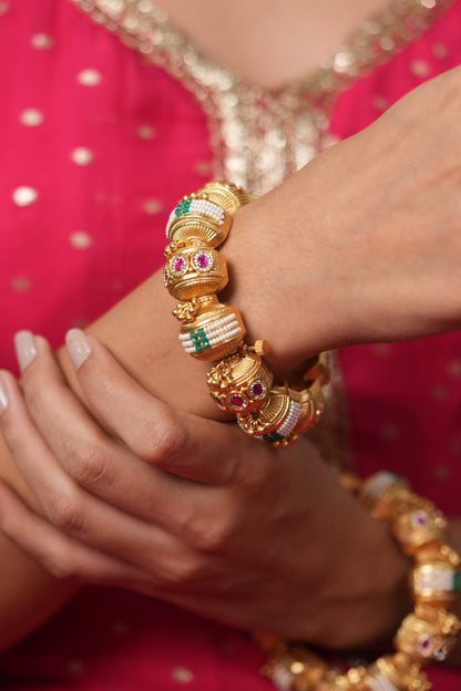 Dhamroo Gold Gokhru Pacheli Style Bangle Kada | Sone Pe Suhaga