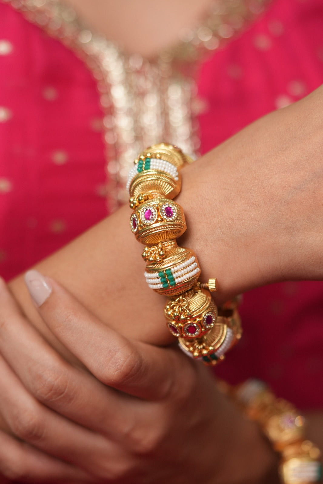 Dhamroo Gold Gokhru Pacheli Style Bangle Kada | Sone Pe Suhaga