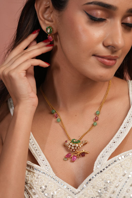 Dali Pe Chidiya Rich Moissanite Pastel Pendant Set