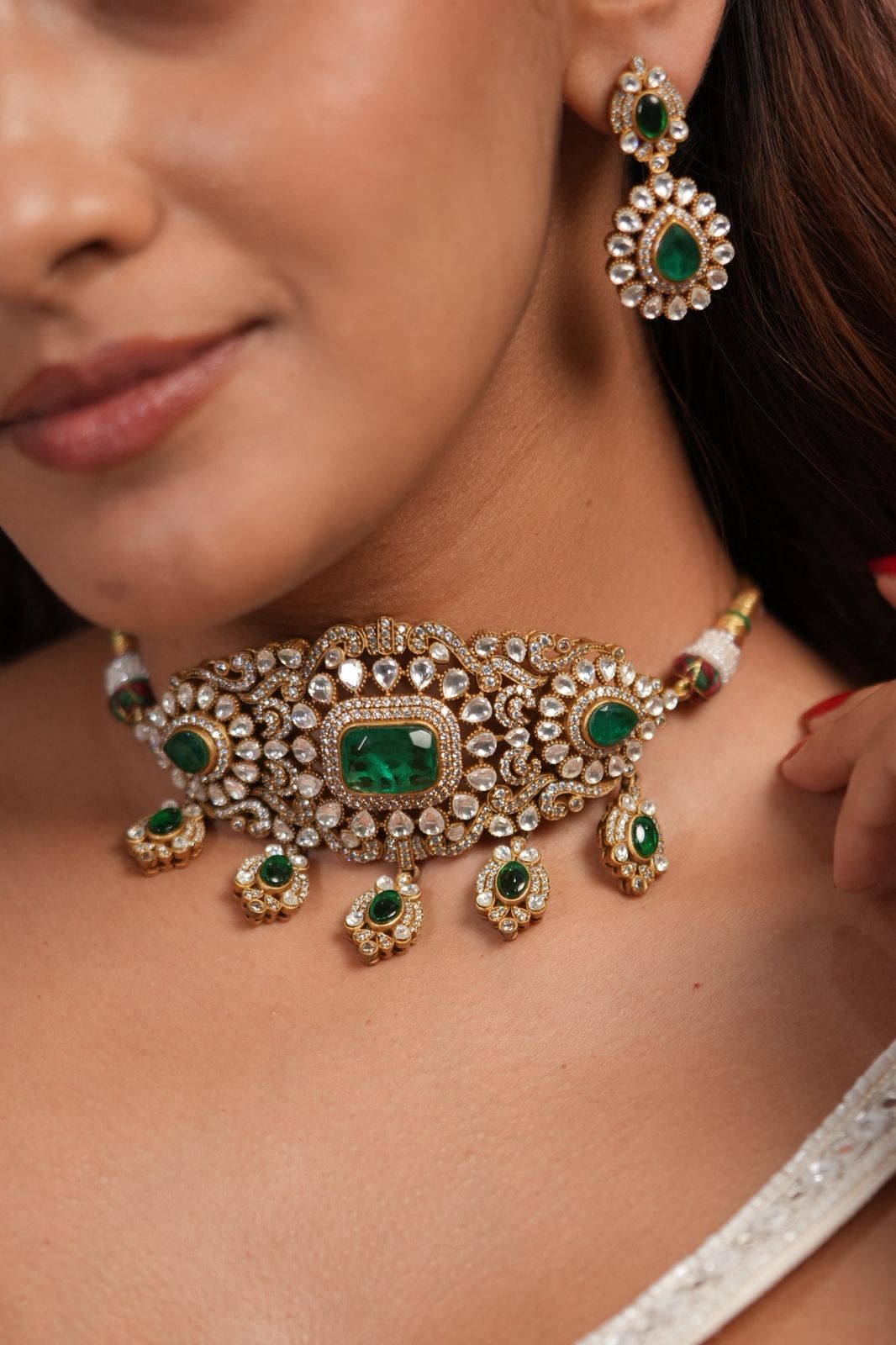 Devi Polki Emerald Classic Choker Set