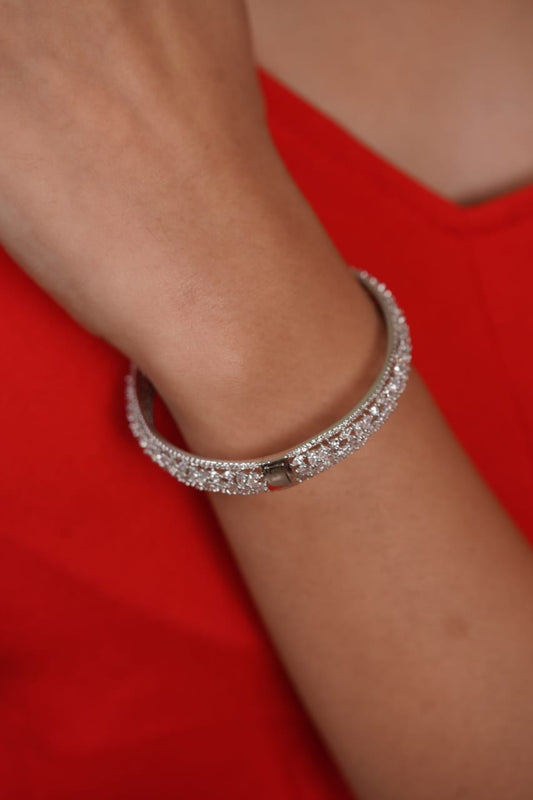 Scattered Diamond Thin Bangle Style Bracelet  | Openable