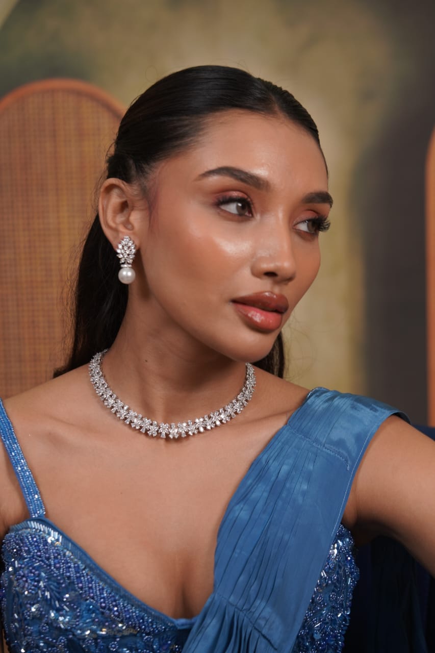 Medina Classic Diamond Necklace | Choker Set with Studs