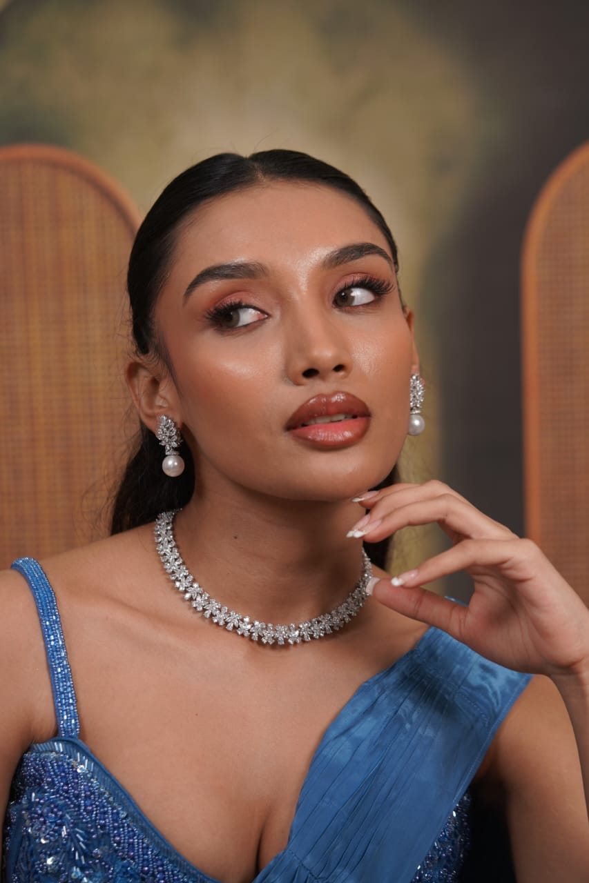 Medina Classic Diamond Necklace | Choker Set with Studs