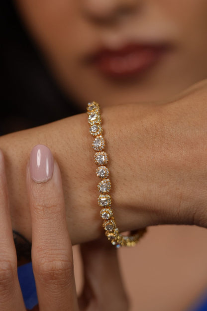 Foal Diamond Multi- SolitaireTennis Bracelet With Halo | Daily Wear