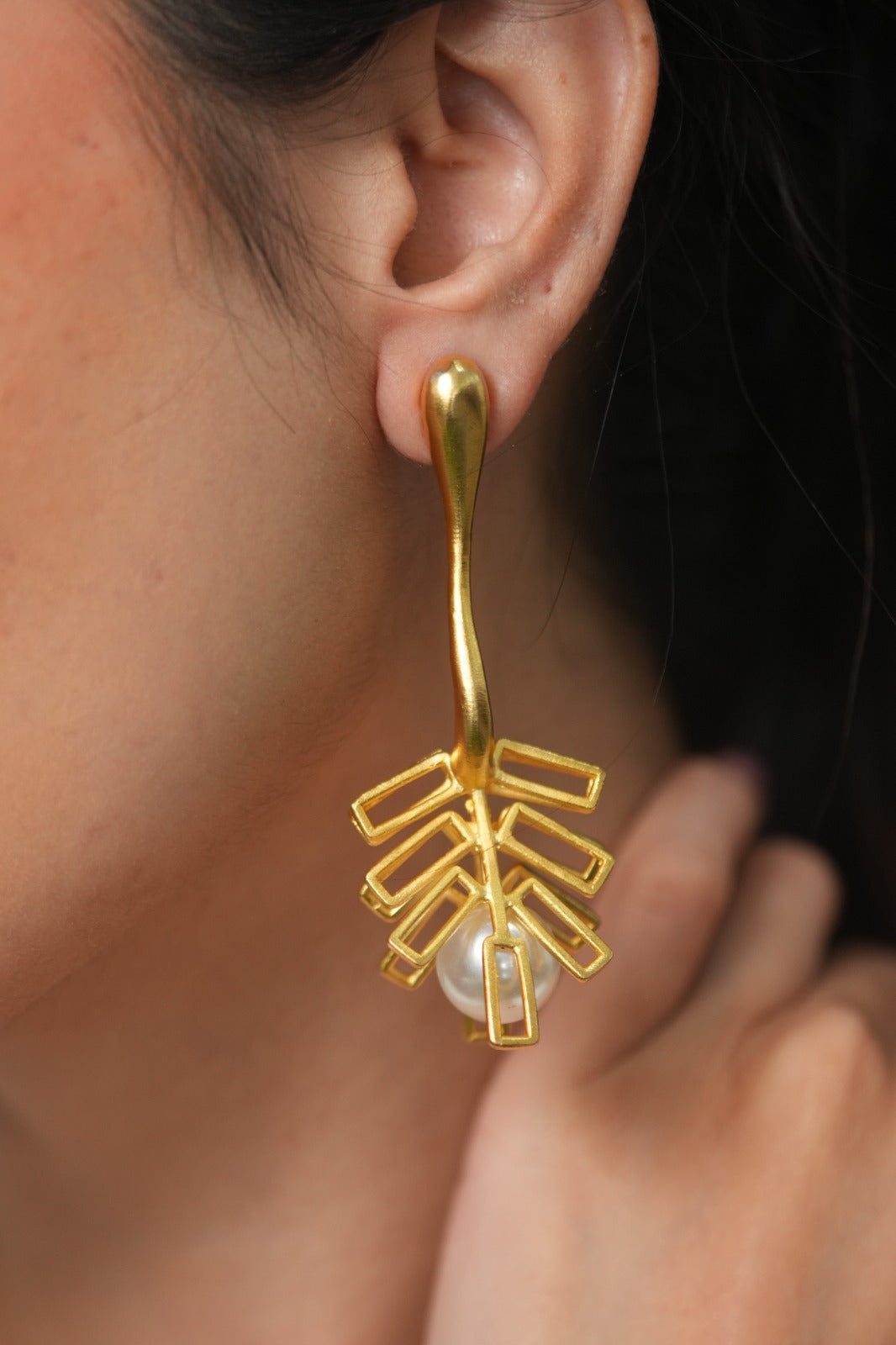 Costa Rica Palm Pearl Party Wear Western Earrings