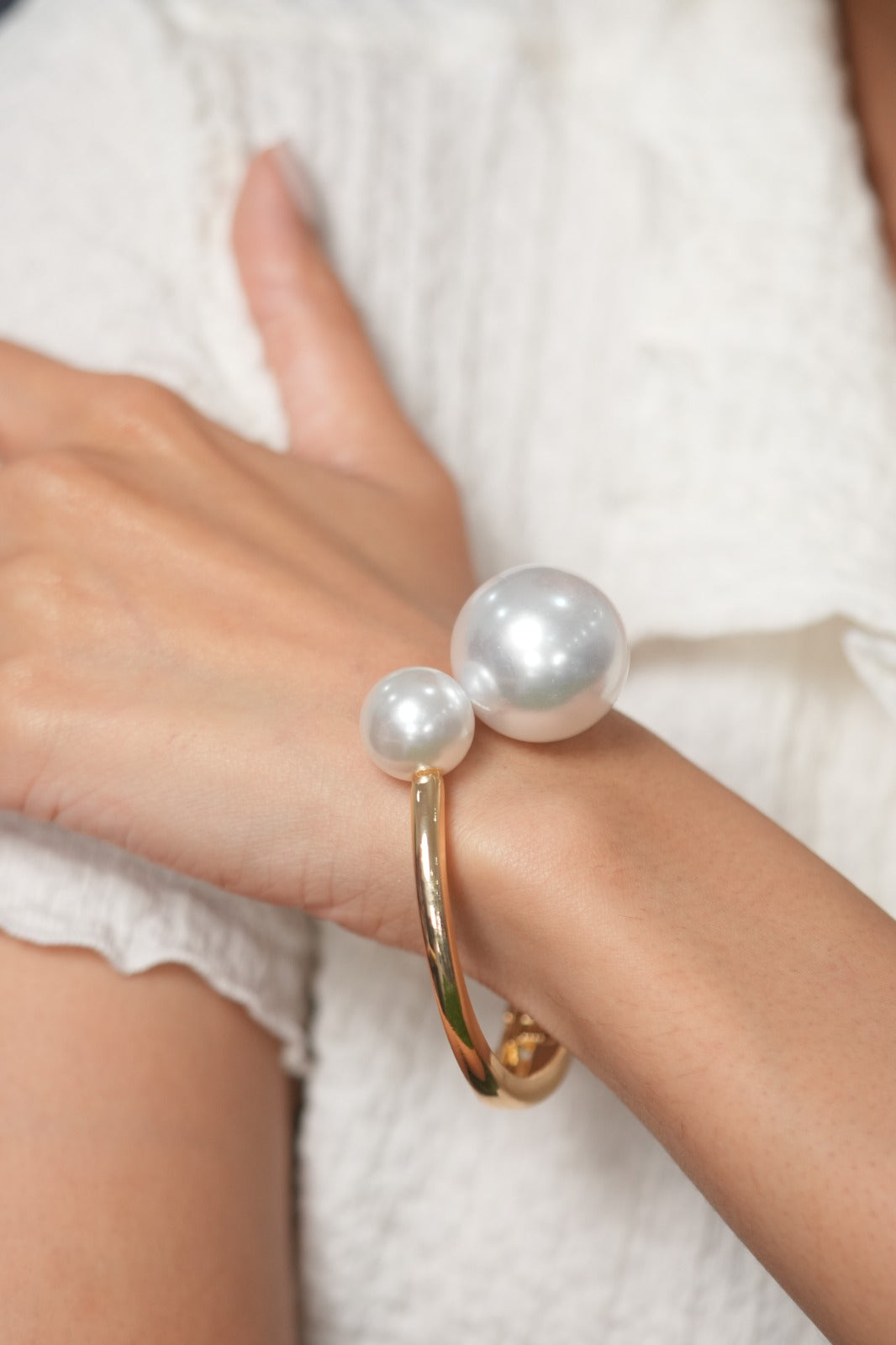 Jeju Pearl Bold Western Party Wear Openable Bracelet