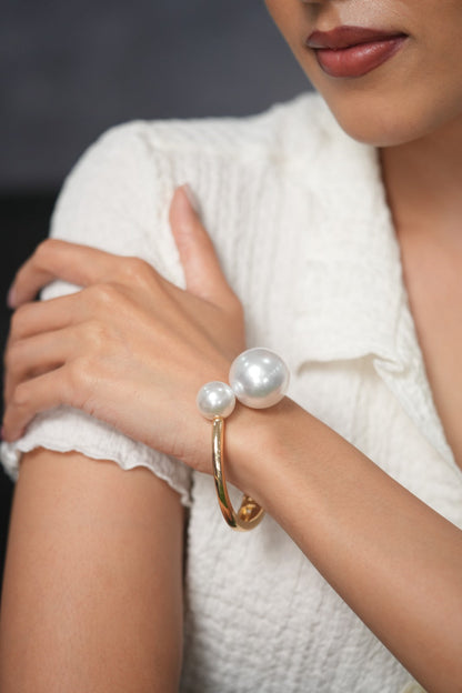Jeju Pearl Bold Western Party Wear Openable Bracelet