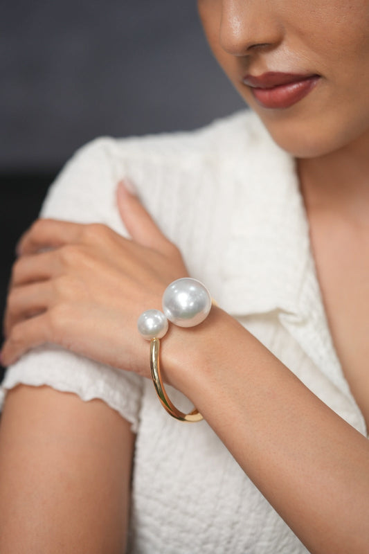 Jeju Pearl Bold Western Party Wear Openable Bracelet
