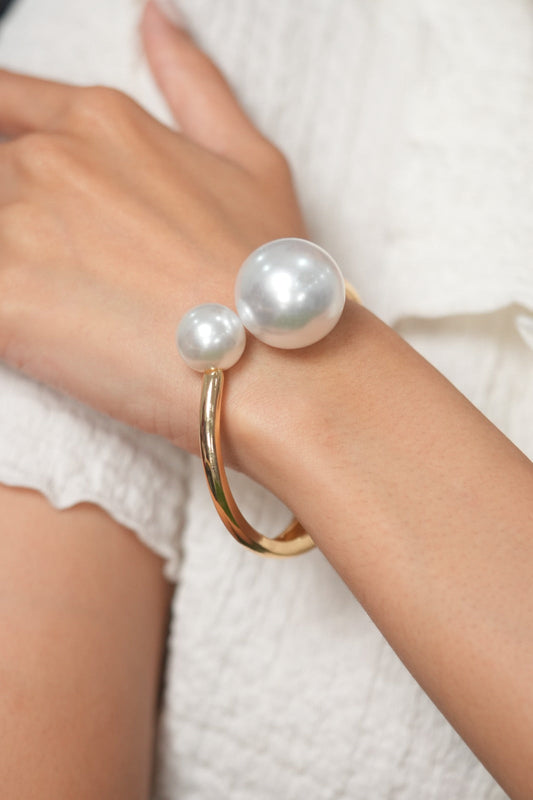 Jeju Pearl Bold Western Party Wear Openable Bracelet