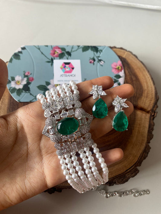 Vienna Pearl emerald Choker Set