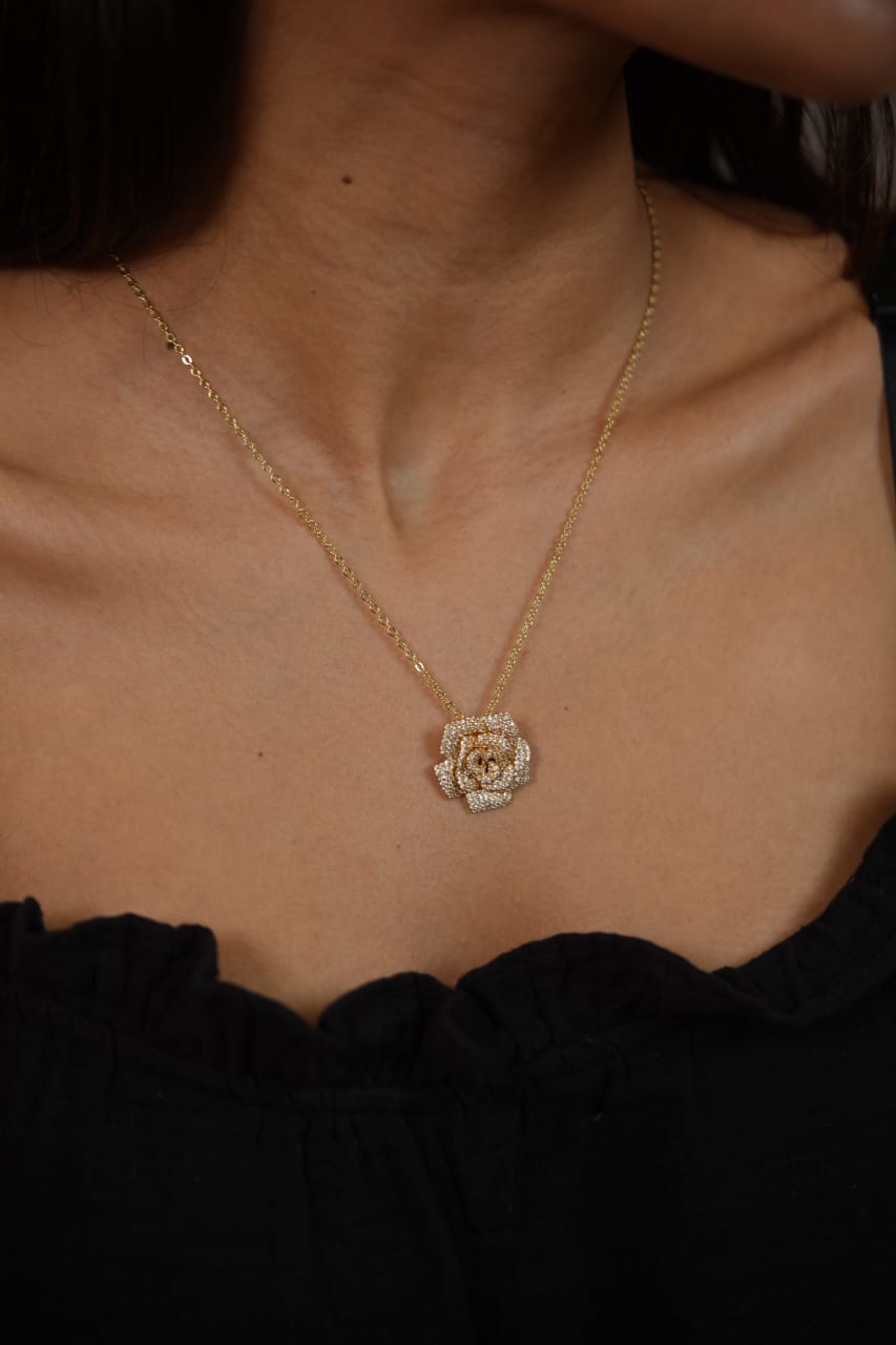Blooming Rose Diamond Pendant Set
